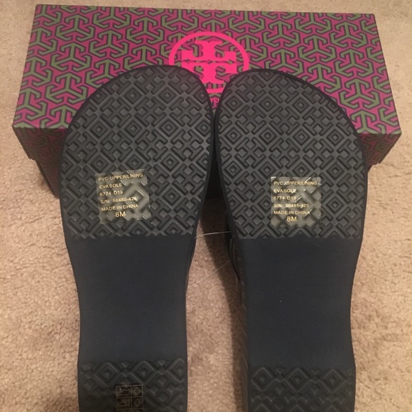 NWT Tory Burch Printed Wedge Thong Sandals - Picture 9 of 9